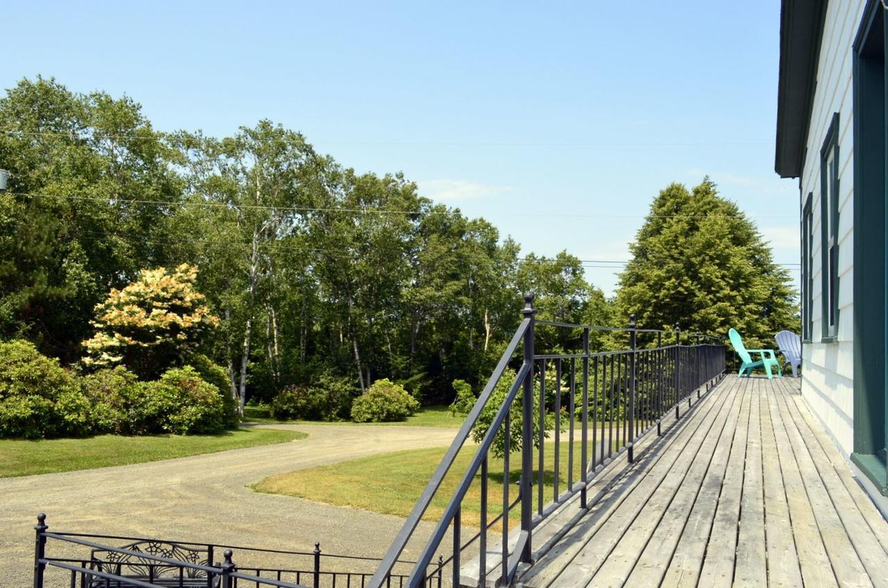Still Point Lodge Deep Brook エクステリア 写真
